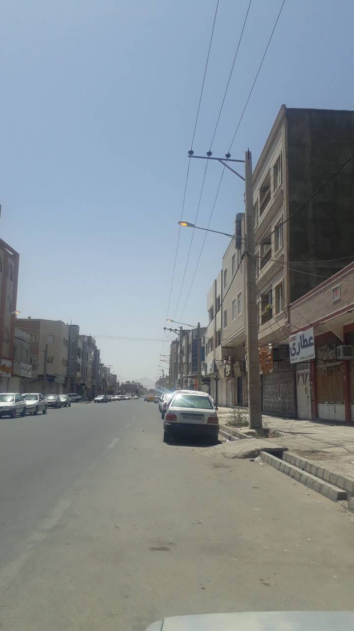 خانه‌های زاهدان خاموش اما معابر روشن!